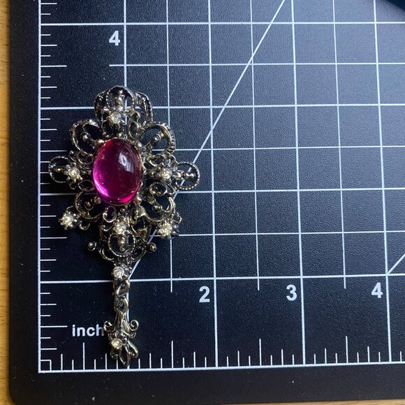 Vintage Antique Gold Tone Brooch Hot Pink Glass Stone Floral Filigree Drop - Picture 6 of 6